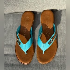 Womens Italian Shoemakers Vale Low Wedge Thong Comfort Sandal Teal Gold Tan Sz 8